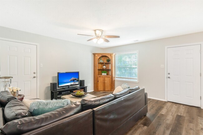 Building Photo - 209 Cooner St