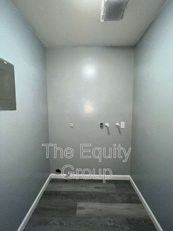 Building Photo - 3427 S Woodland St