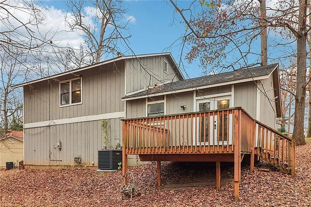 Building Photo - Room in House on Alicia Ct