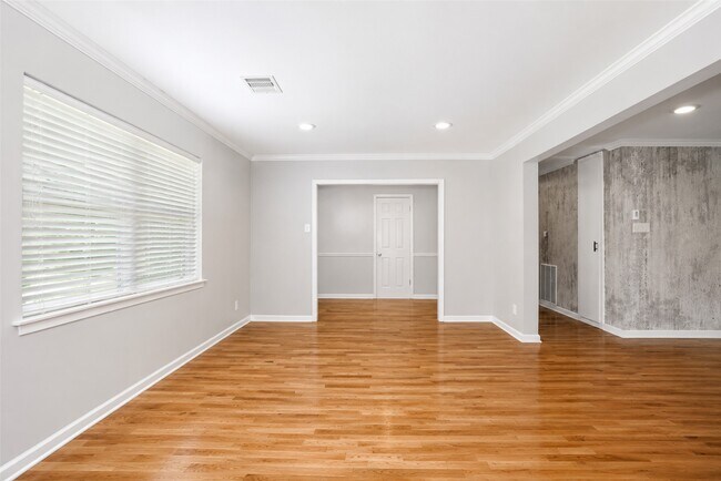 Building Photo - 9531 Weatherwood Dr