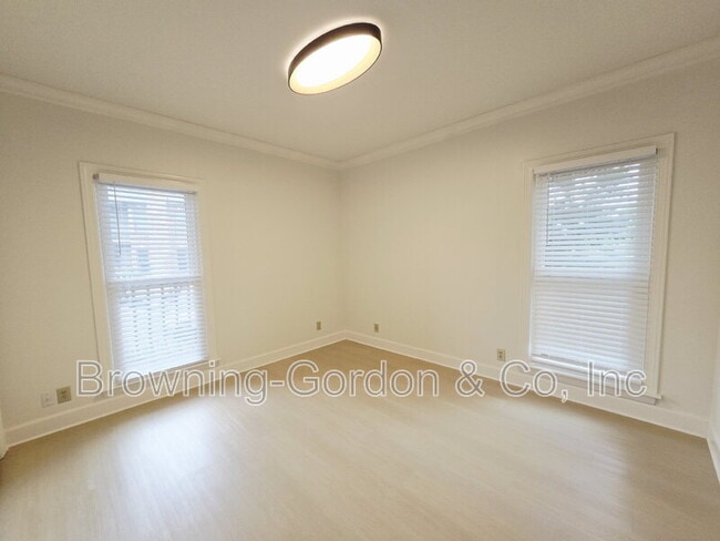 Building Photo - 503 Sloan Rd