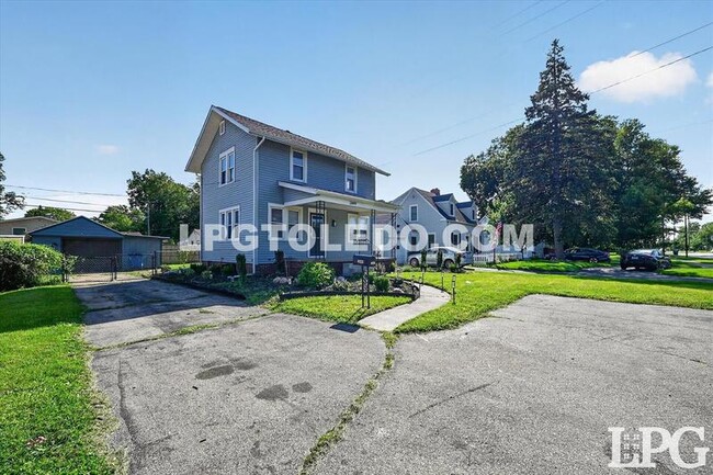Building Photo - 2849 W Laskey Rd