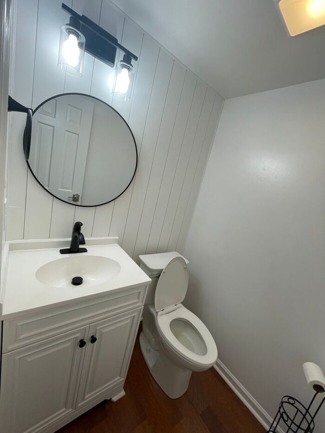 Building Photo - Coming Soon!!! Beautiful newly renovated townhome, Governors Square in Charlotte!