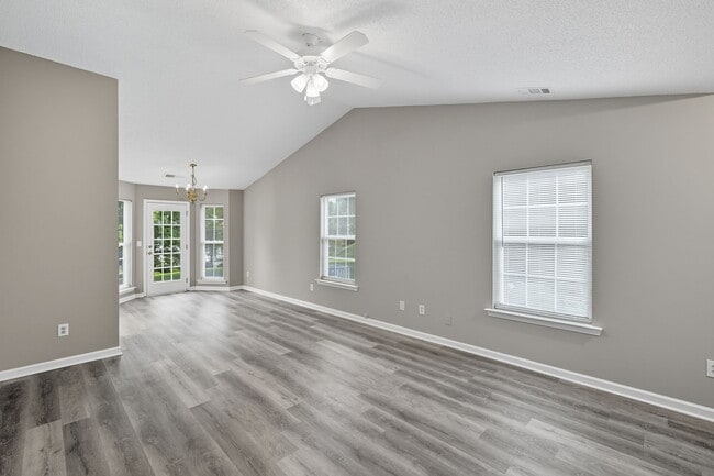 Building Photo - 273 Cottonwood Creek Cir