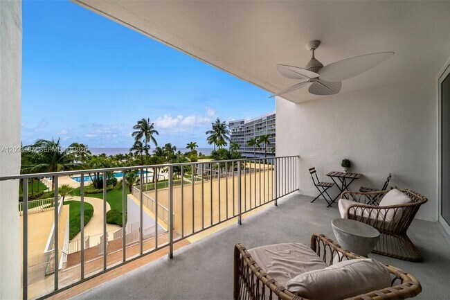 Building Photo - 881 Ocean Dr