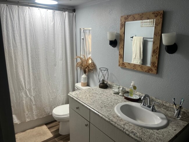 Building Photo - 1511 Gaines Rd