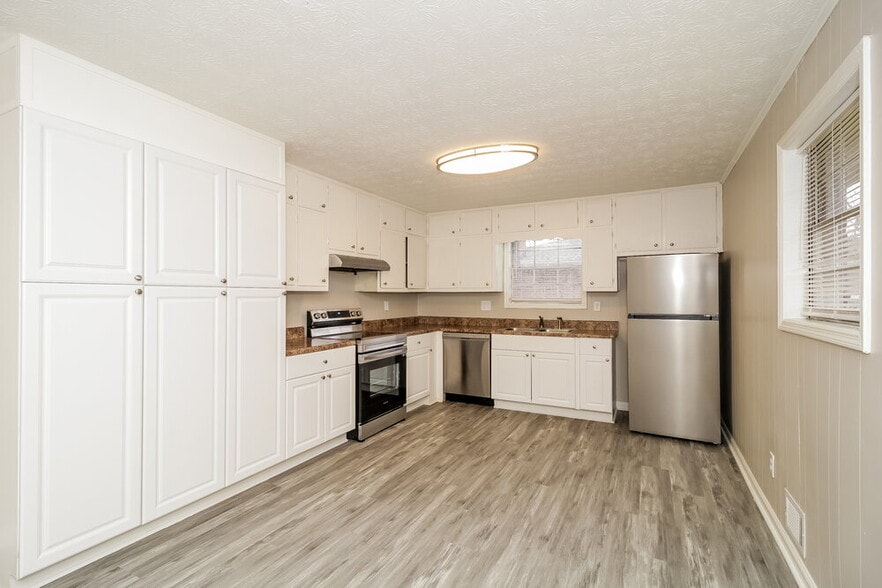 Building Photo - 2071 Old Alabama Rd SW