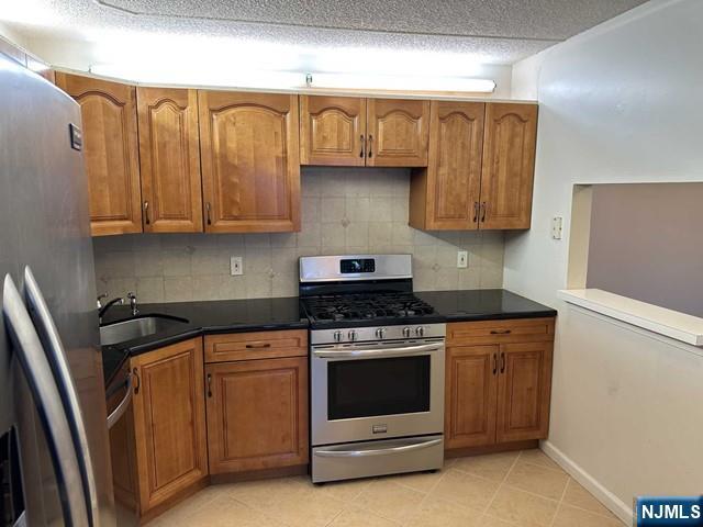 Building Photo - 126 Raintree Ln