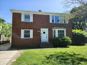 Building Photo - 18314 Chagrin Blvd