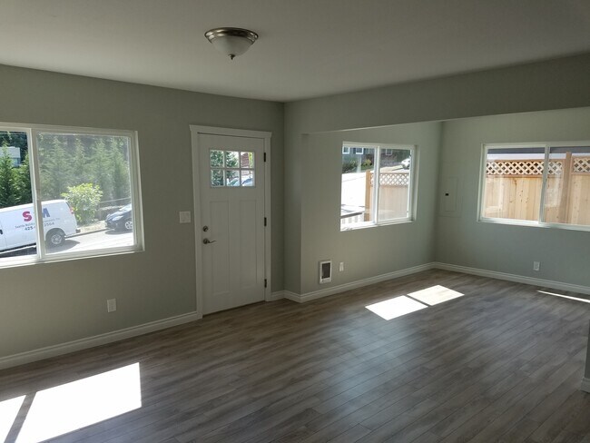 Building Photo - 9253 51st Ave S