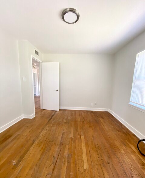 Building Photo - 1445 Nightingale Rd