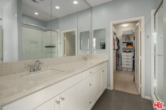 Building Photo - 281 Mar Vista Ave