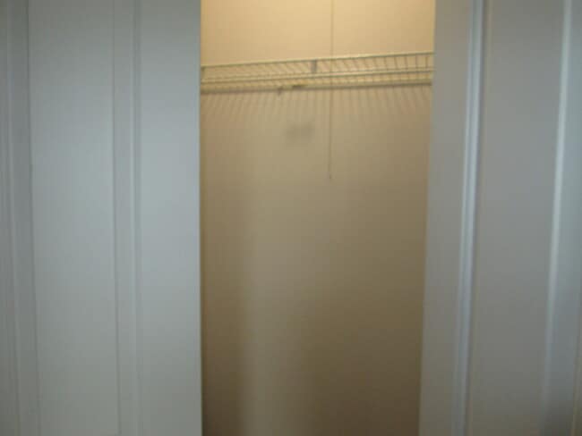 Building Photo - 800 Brook Dr