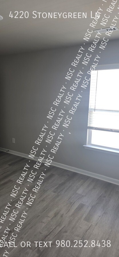 Building Photo - 4220 Stoneygreen Ln