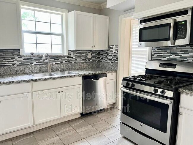 Building Photo - 6355 Velasco Ave