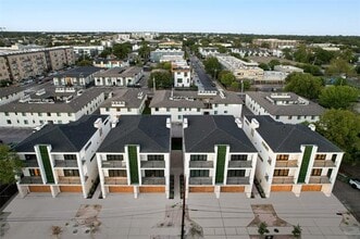 Building Photo - 1506 Holly Ave