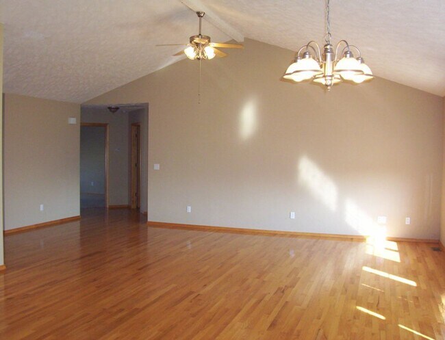 Building Photo - 204 W Wilson St