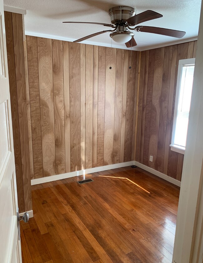 Building Photo - 2Bed/1Bath House