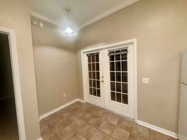 Building Photo - 2 Bedroom 2 Bath Corner Unit Ground Floor Condo Near UCF with Tile Flooring and Scenic View!