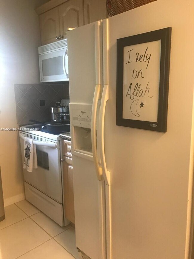 Building Photo - 4163 SW 67th Ave