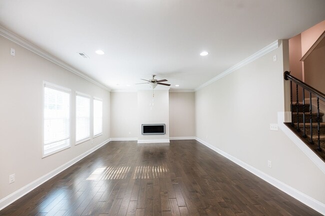 Building Photo - Stunning 5 Bedrooms, 4 Baths home in Summerfield with 2 car garage.