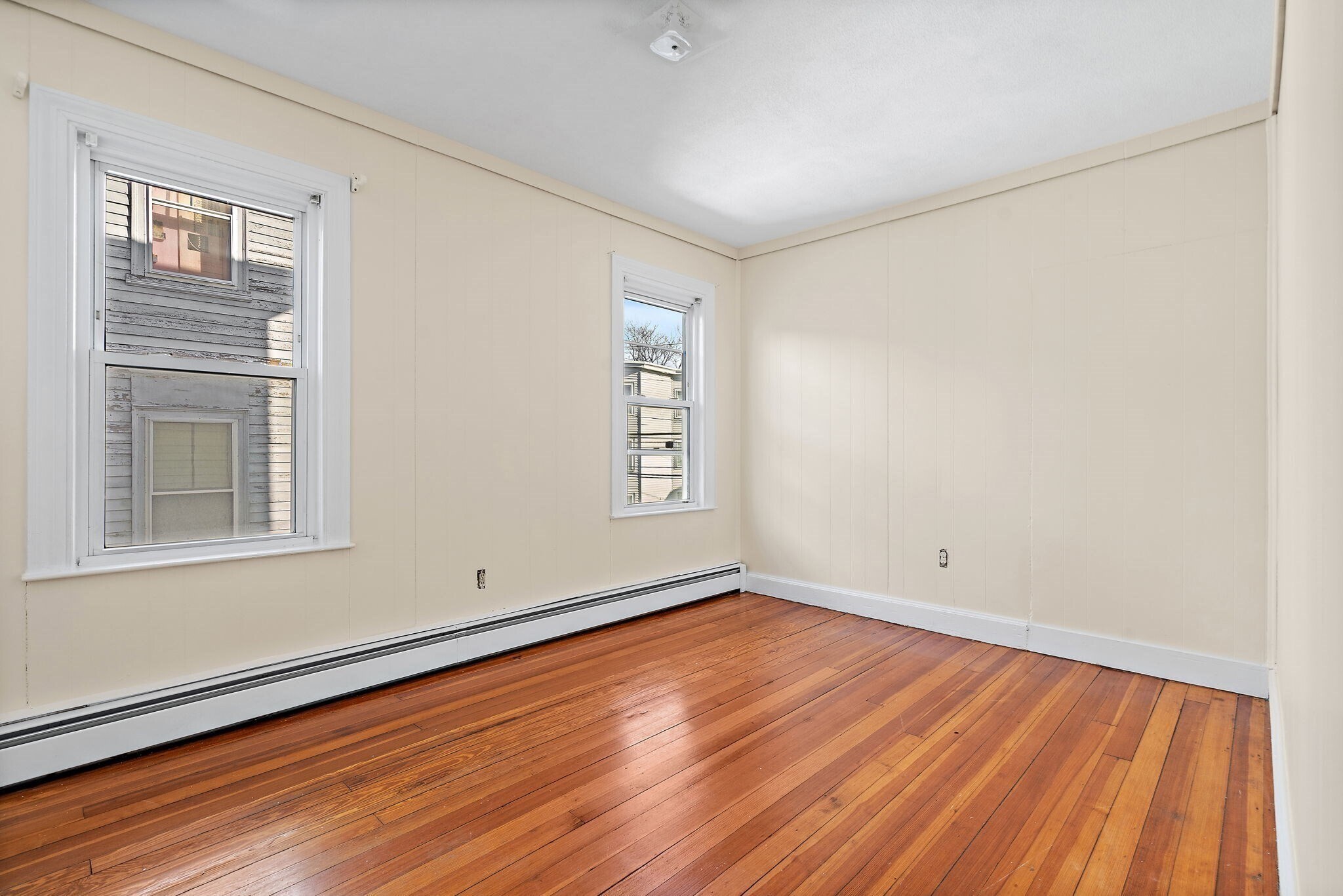 Building Photo - 37 Calvin St