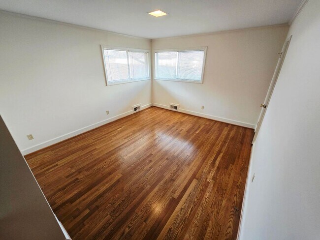 Building Photo - 3261 Alamance Rd