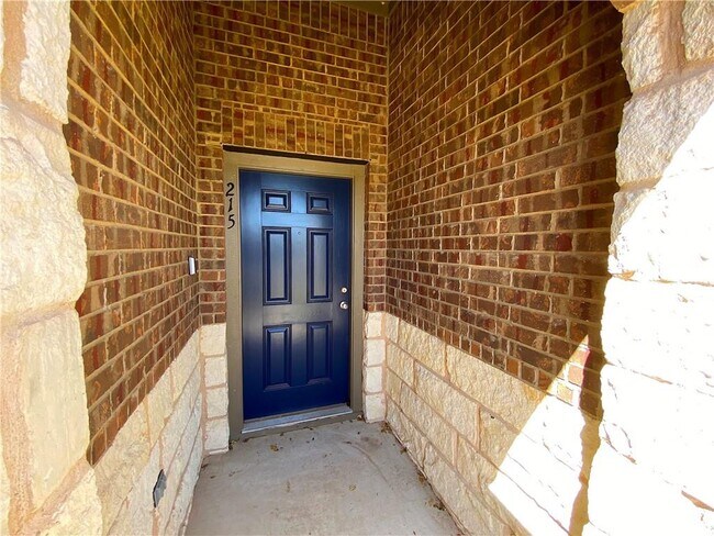 Building Photo - 215 Camellia Dr