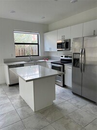 Building Photo - 316 NE 208th Terrace