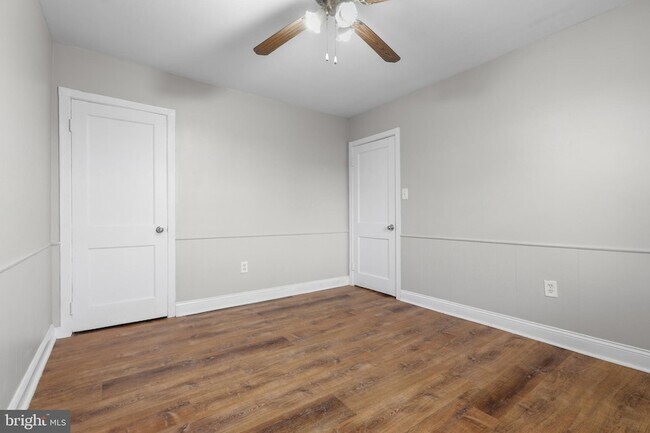 Building Photo - 1714 Pin Oak Rd