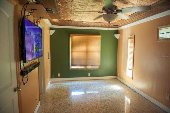 Building Photo - 904 Brookside Dr
