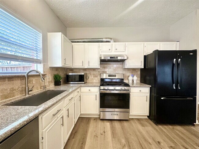 Building Photo - Sheffield Drive, Missouri City, TX 77459 - 4 BR 2.5 BA single-family home