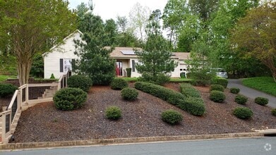 Building Photo - 1542 Surry Hill Ct