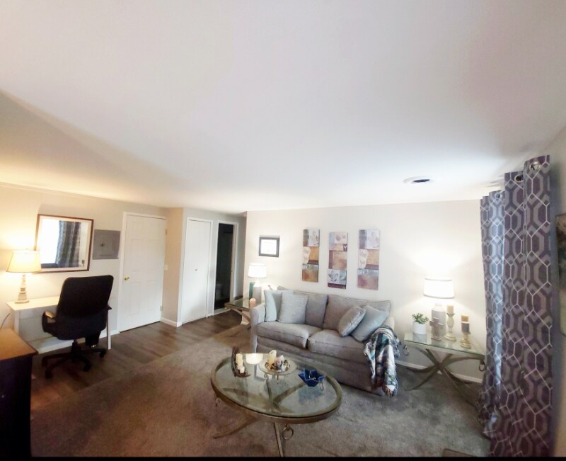 Building Photo - 21771 Hidden Rivers Dr N