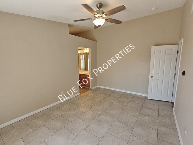 Building Photo - 5189 W Aquamarine St