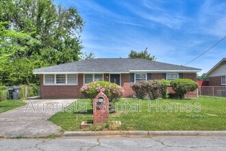 Building Photo - 623 Aiken St