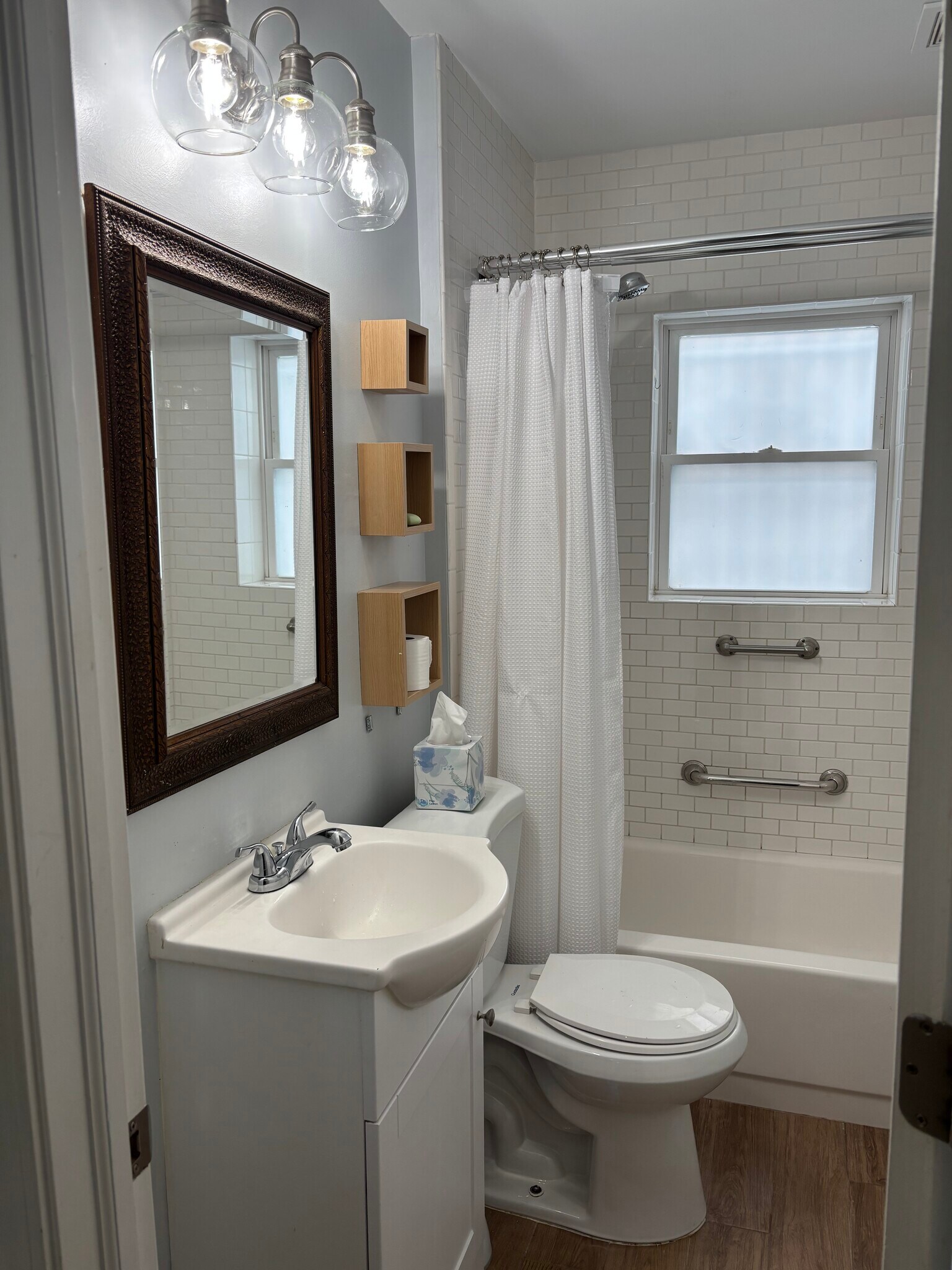 Building Photo - 2475 E Maple Rd