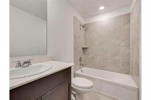 Building Photo - 2206 Mobile St