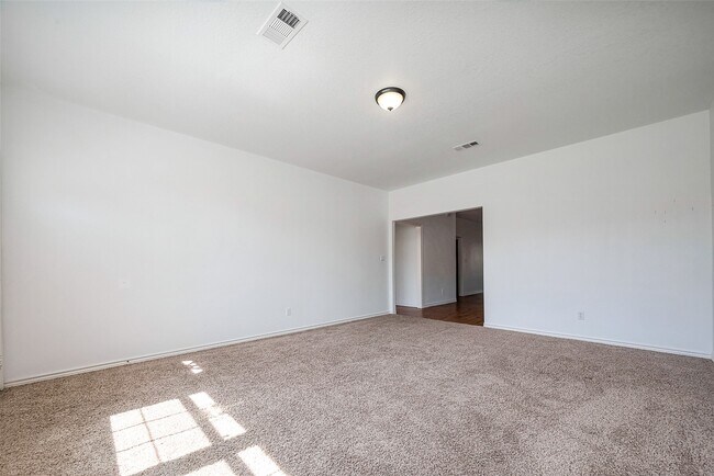 Building Photo - 5906 Yaupon Ridge Dr