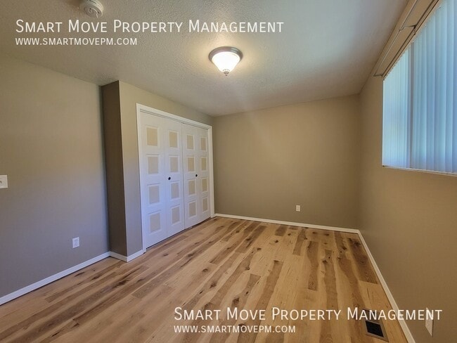 Building Photo - 9990 Skycrest-
