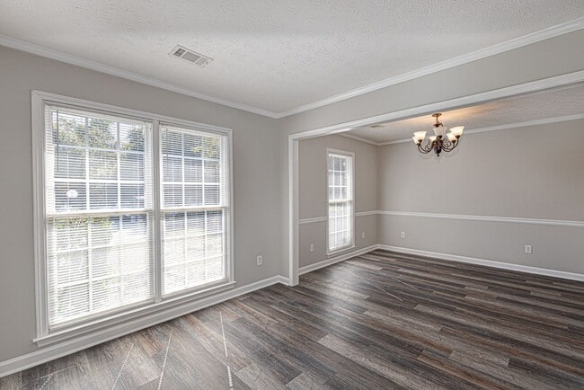 Building Photo - 5147 Kingsberry St
