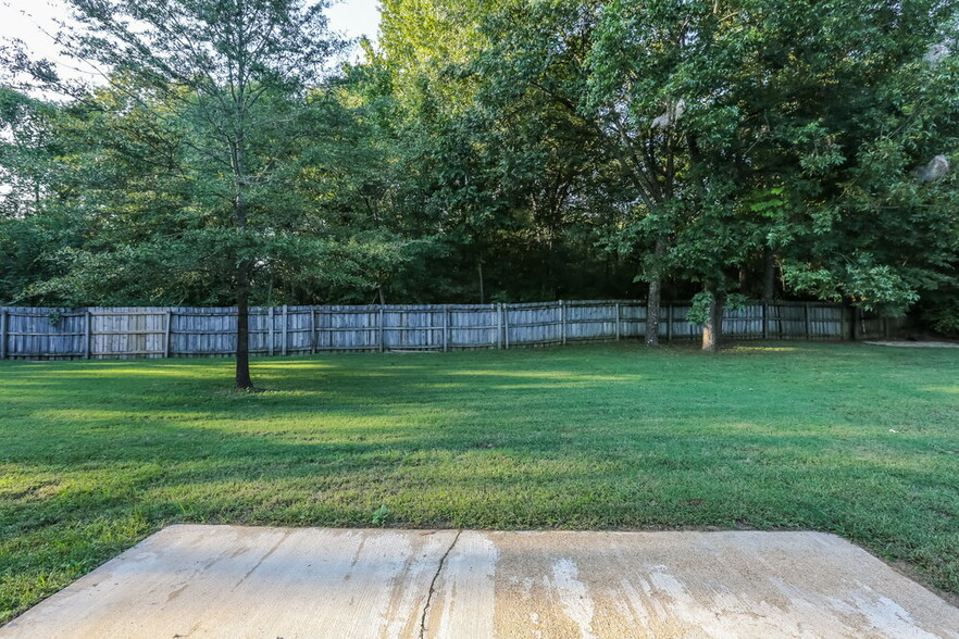 Building Photo - 6205 Morgan Manor Cove