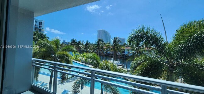 Building Photo - 2950 NE 188th St