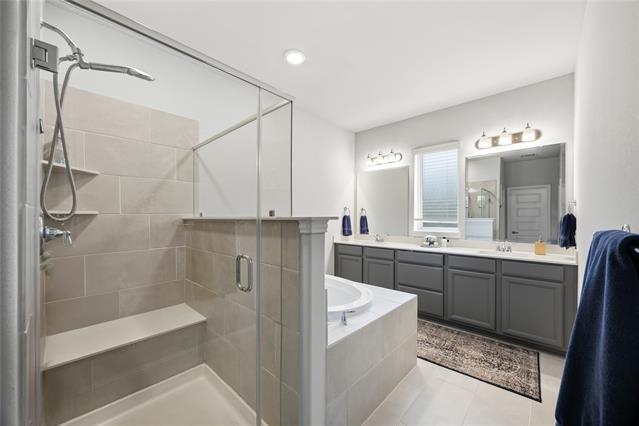 Building Photo - 7833 Bayside Dr