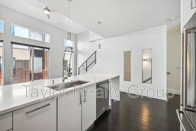 Building Photo - 3032 Wilson Ct