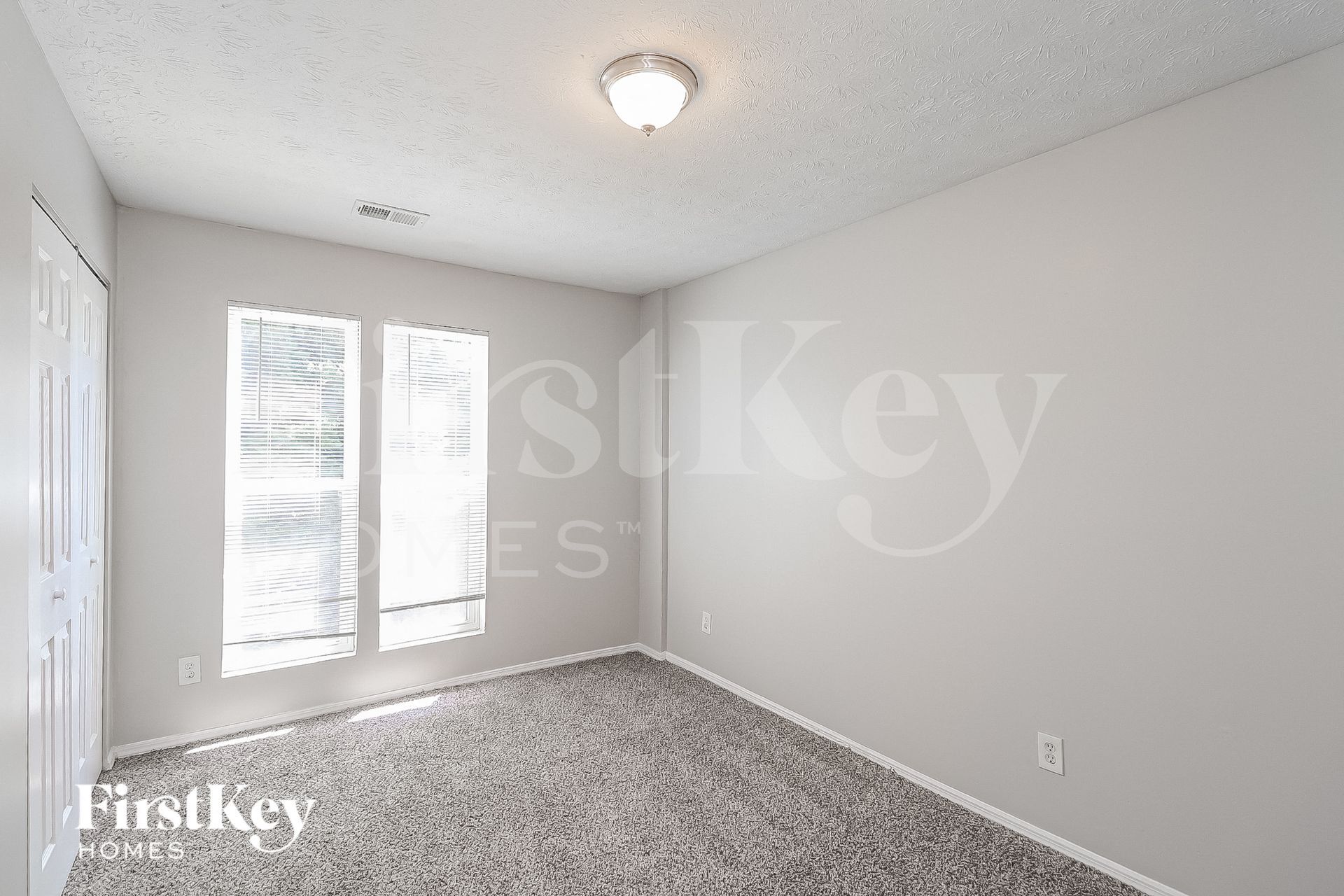 Building Photo - 3824 London Dr