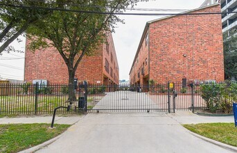 Building Photo - 2422 Navigation Blvd