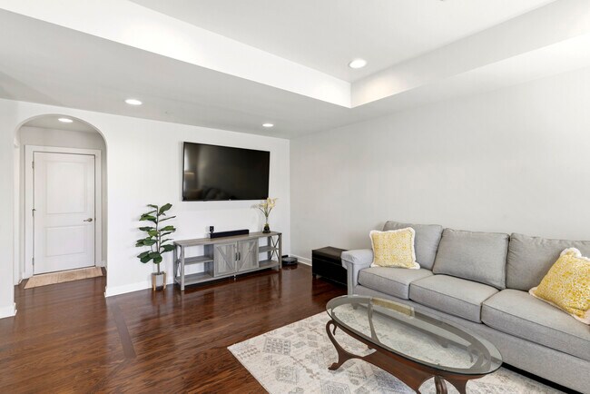 Building Photo - 5917 Glen Willow Wy