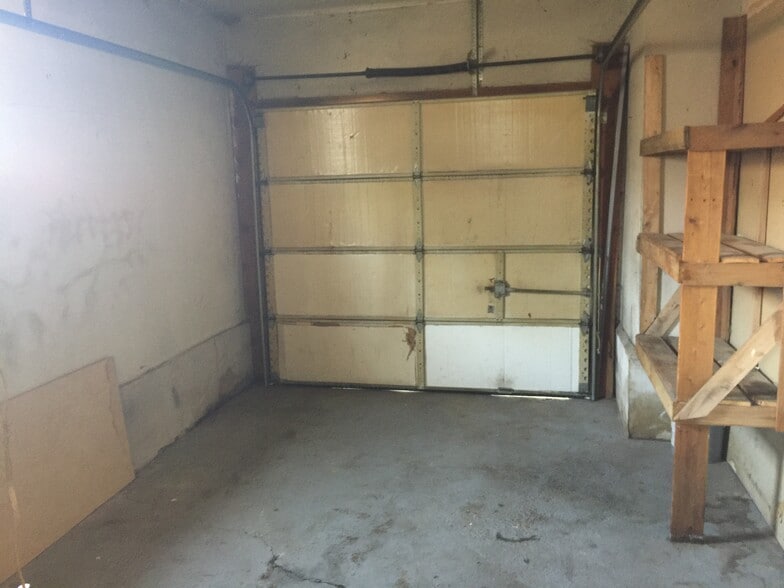Garage Door - 903 W Rossi St