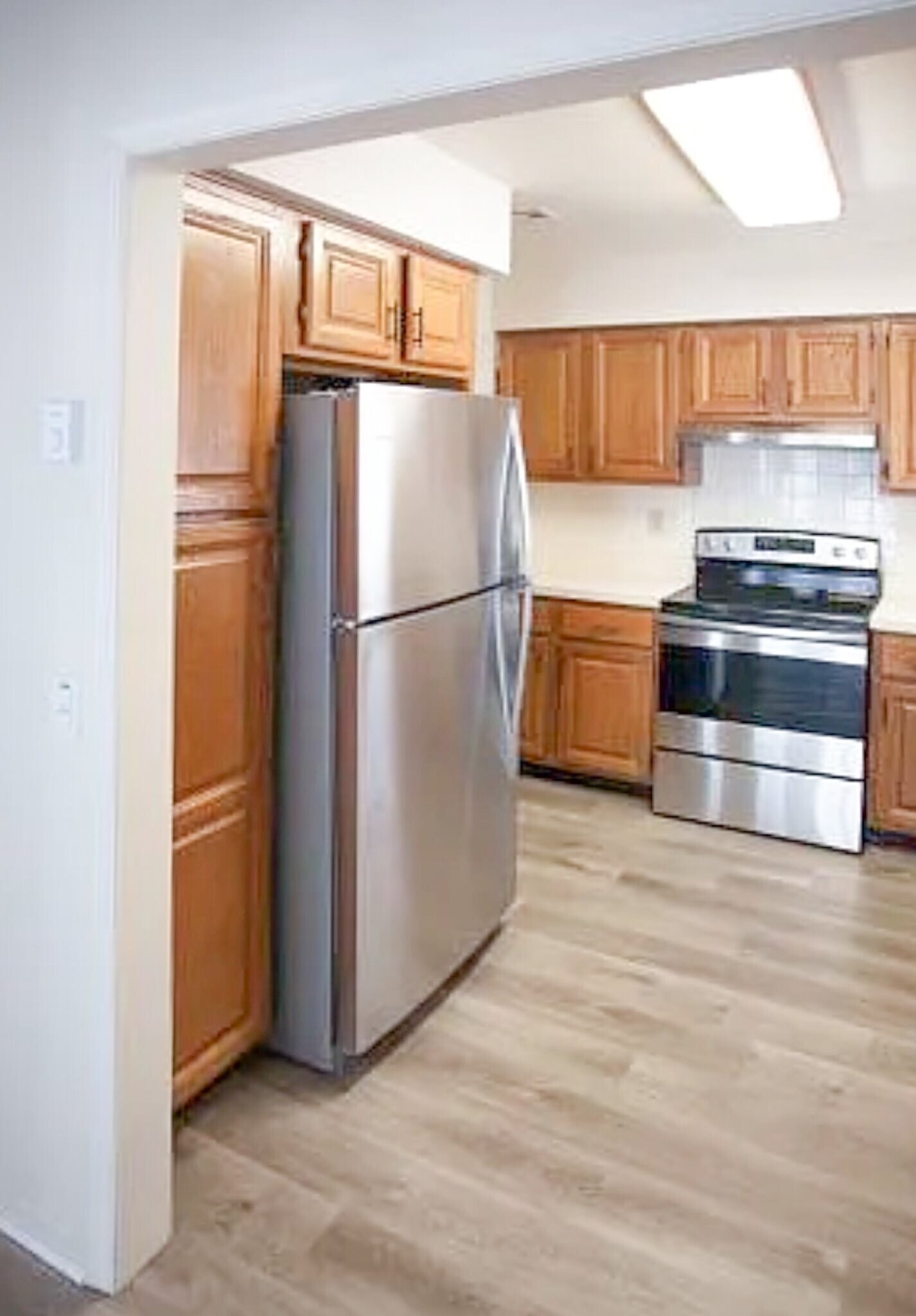 Building Photo - 655C Yale Way